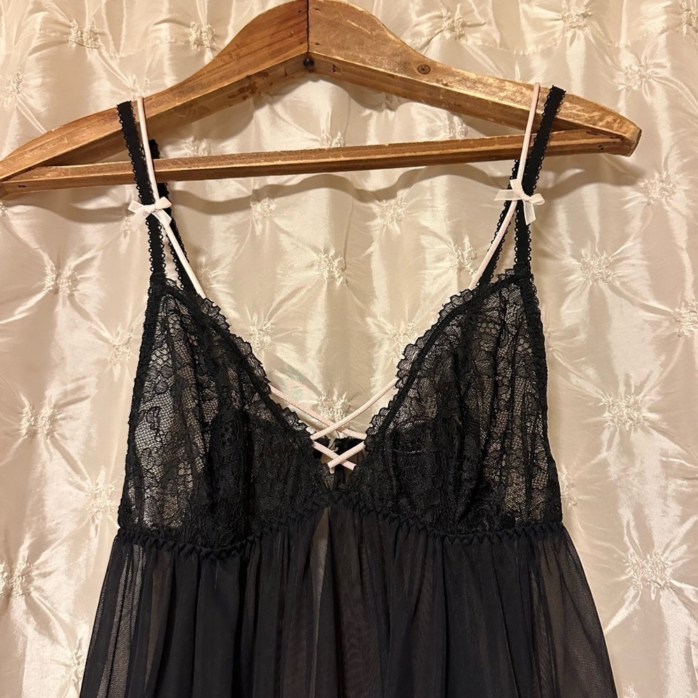 Victoria’s Secret Black Sheer Lace Babydoll Lingerie Chemise Slip Lace Ruffles - Picture 2 of 9